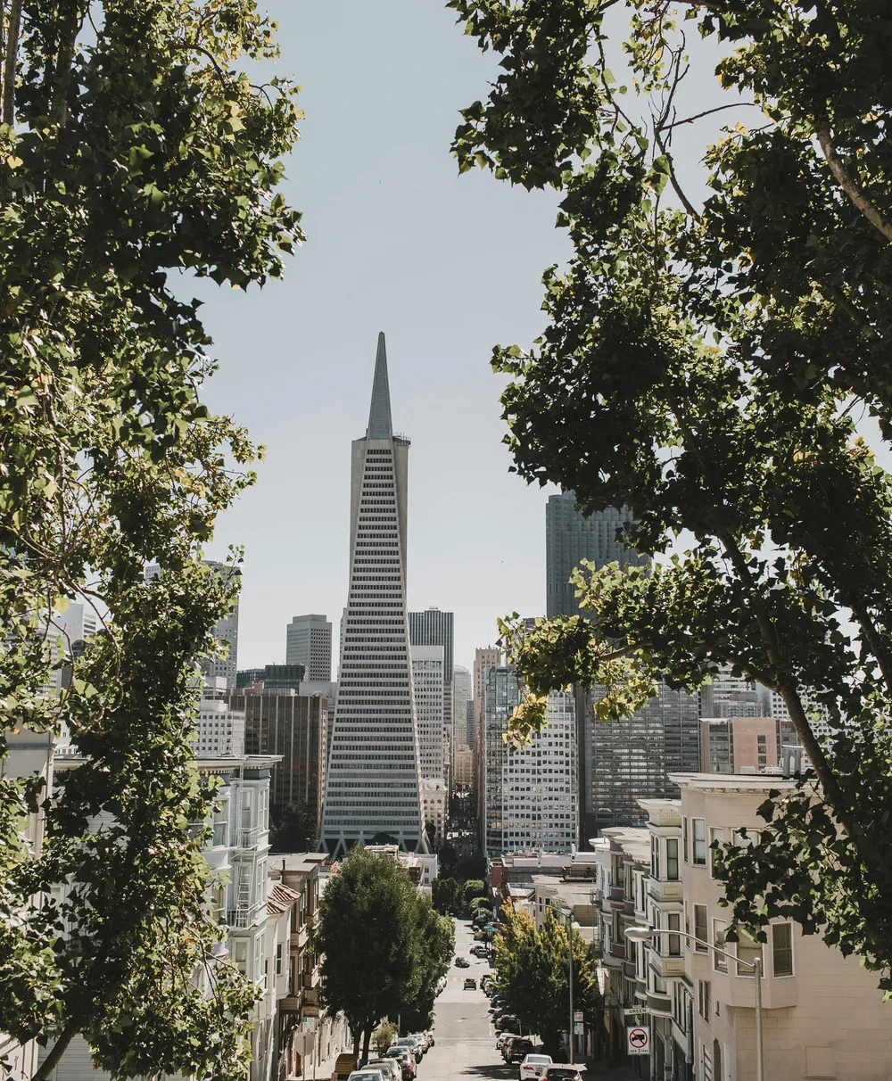 San Francisco street with the Transamerica Pyramid